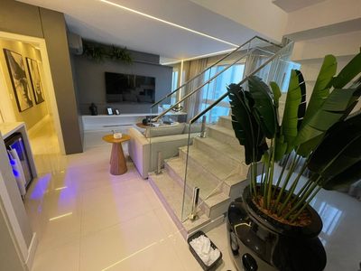Cobertura, 3 quartos, 240 m² - Foto 1