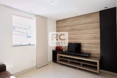 Casa, 3 quartos, 217 m² - Foto 1