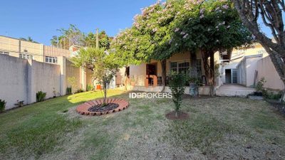 Casa, 4 quartos, 209 m² - Foto 1