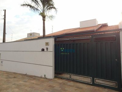 Casa, 3 quartos, 219 m² - Foto 2