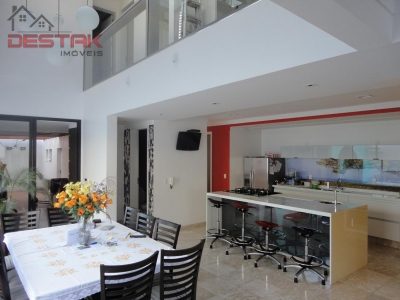 Casa, 3 quartos, 377 m² - Foto 1