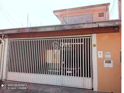 Sobrado, 3 quartos, 223 m² - Foto 1