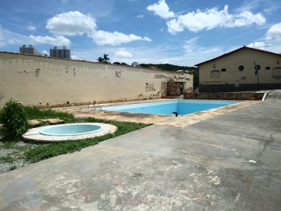 Casa, 4 quartos, 297 m² - Foto 1