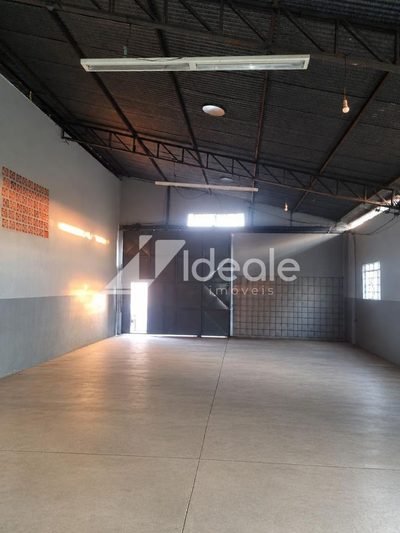 Depósito-Galpão, 120 m² - Foto 1