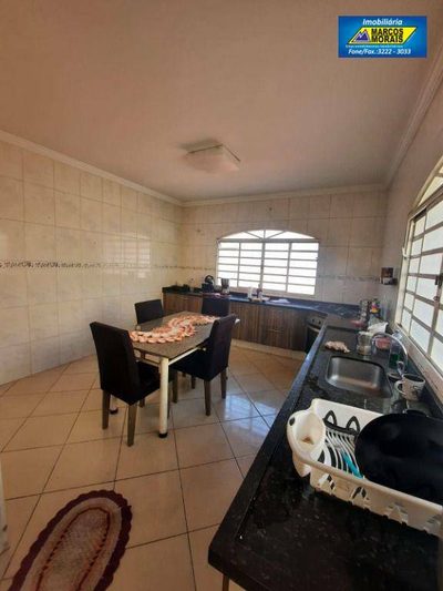 Casa, 3 quartos, 250 m² - Foto 4