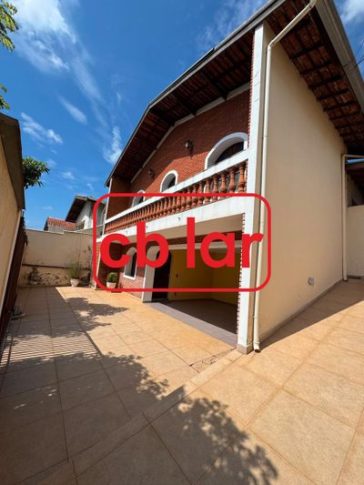 Sobrado, 3 quartos, 310 m² - Foto 1