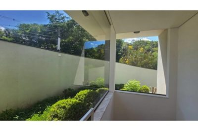 Casa, 4 quartos, 241 m² - Foto 1