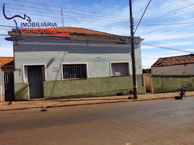 Casa, 2 quartos, 272 m² - Foto 1