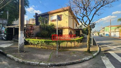Sobrado, 3 quartos, 239 m² - Foto 2