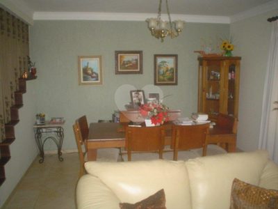 Sobrado, 3 quartos, 207 m² - Foto 1