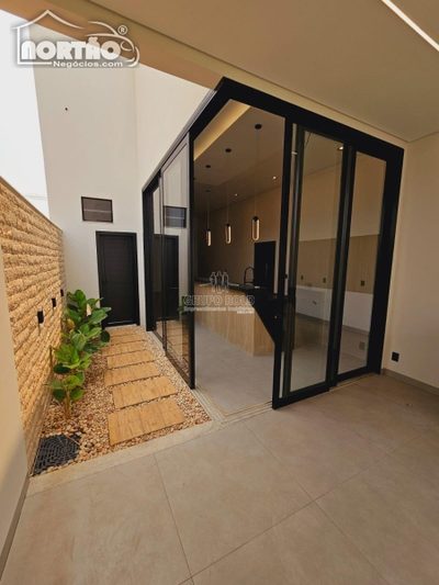Casa, 3 quartos, 211 m² - Foto 4