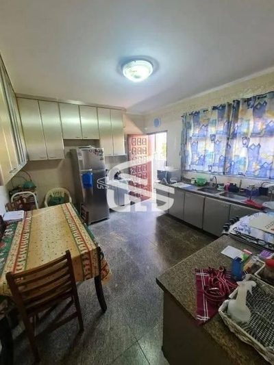 Casa, 5 quartos, 250 m² - Foto 2