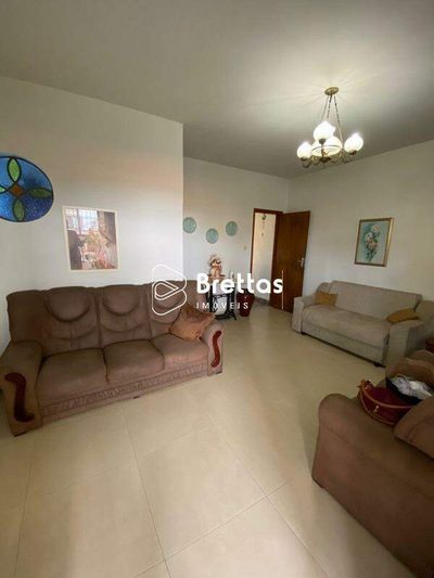 Casa, 5 quartos, 290 m² - Foto 4