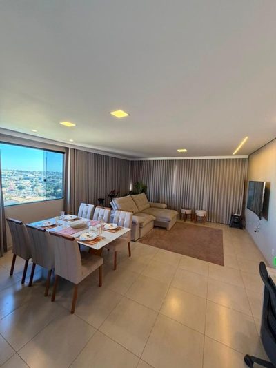 Casa, 5 quartos, 230 m² - Foto 1