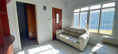 Casa, 4 quartos, 230 m² - Foto 1