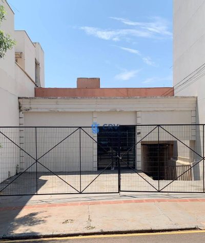 Casa, 3 quartos, 222 m² - Foto 1