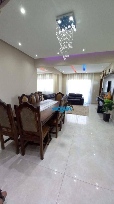 Cobertura, 3 quartos, 223 m² - Foto 3