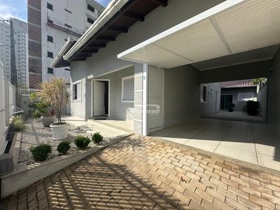 Casa, 3 quartos, 147 m² - Foto 1