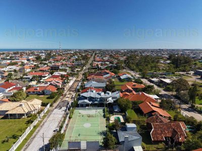 Sobrado, 5 quartos, 312 m² - Foto 1