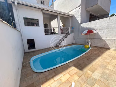 Casa, 3 quartos, 170 m² - Foto 1