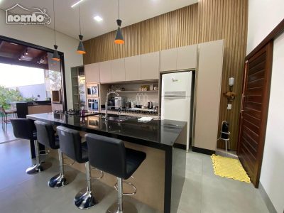 Casa, 1 quarto, 235 m² - Foto 3