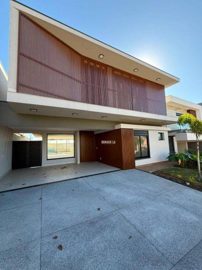 Casa, 4 quartos, 245 m² - Foto 1