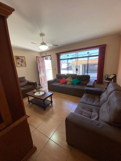 Casa, 3 quartos, 200 m² - Foto 1