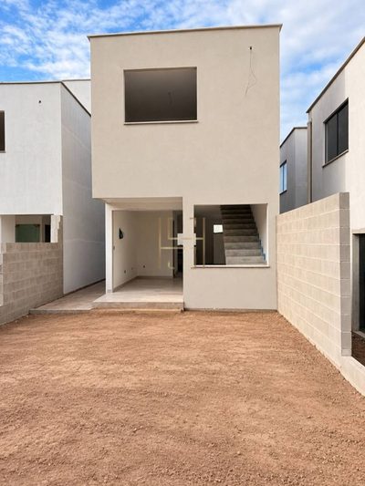 Casa, 2 quartos, 70 m² - Foto 1