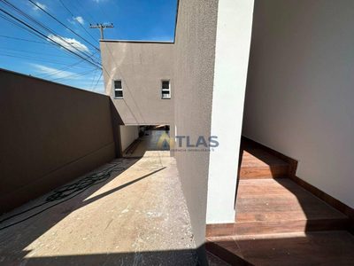 Casa, 3 quartos, 216 m² - Foto 2