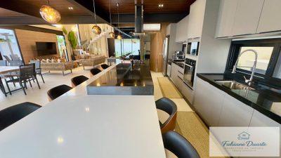 Casa, 5 quartos, 300 m² - Foto 1