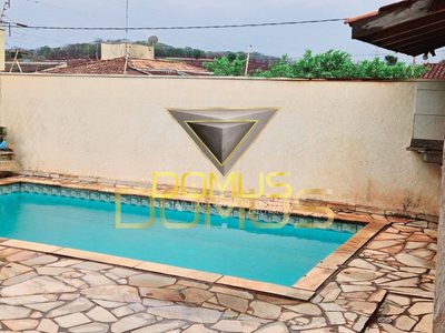 Casa, 3 quartos, 248 m² - Foto 1