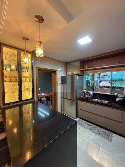Casa, 3 quartos, 290 m² - Foto 3