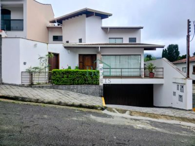 Casa, 3 quartos, 340 m² - Foto 1