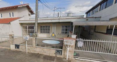 Casa, 5 quartos, 200 m² - Foto 1