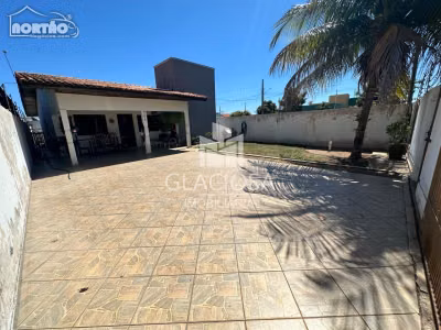 Casa, 4 quartos, 136 m² - Foto 2
