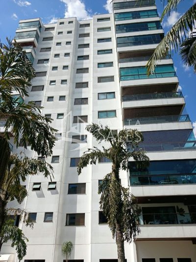 Apartamento, 3 quartos, 242 m² - Foto 1