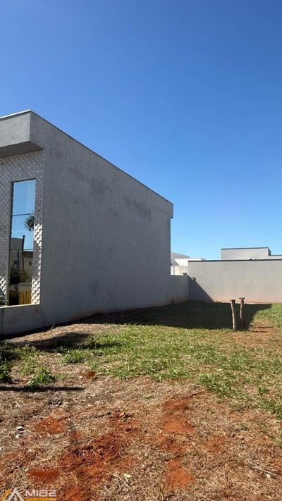 Loteamento e Condomínio, 250 m² - Foto 1