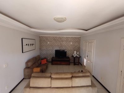 Casa, 3 quartos, 200 m² - Foto 1