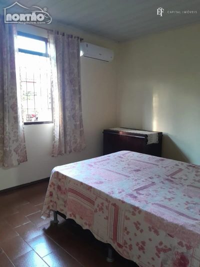 Casa, 6 quartos, 217 m² - Foto 2