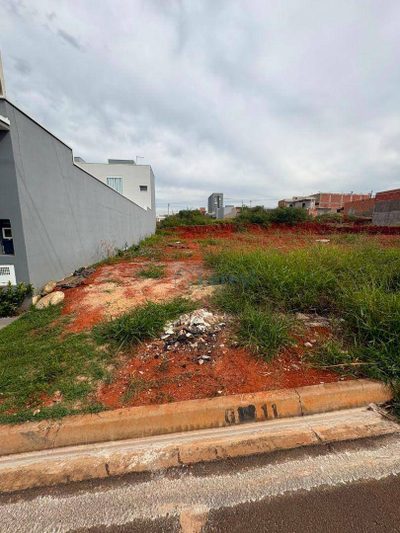 Terreno, 180 m² - Foto 1