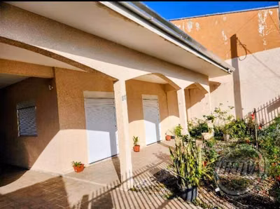 Casa, 4 quartos, 212 m² - Foto 1