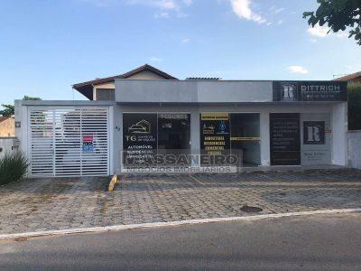 Casa, 5 quartos, 258 m² - Foto 1
