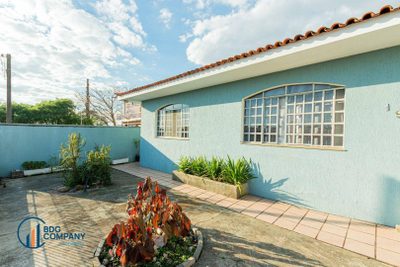 Casa, 3 quartos, 221 m² - Foto 1
