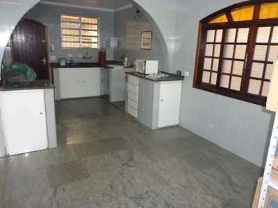 Casa, 3 quartos, 198 m² - Foto 2