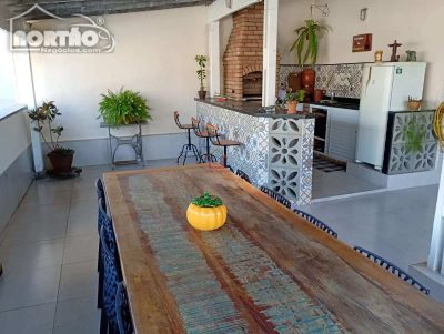 Casa, 3 quartos, 214 m² - Foto 1