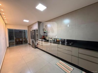 Casa, 3 quartos, 252 m² - Foto 3