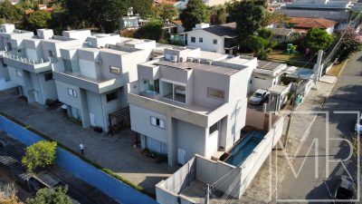 Casa, 4 quartos, 230 m² - Foto 1