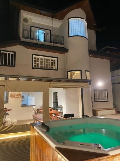 Sobrado, 5 quartos, 215 m² - Foto 1