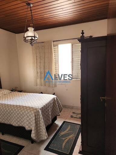 Casa, 4 quartos, 300 m² - Foto 4