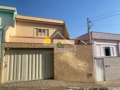 Casa, 3 quartos, 155 m² - Foto 1